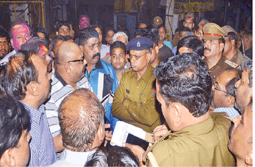 meerut police होली पर शराब के लिए नहीं मिले पैसे, तो दरोगा की पत्नी व बेटे के खून से खेली होली