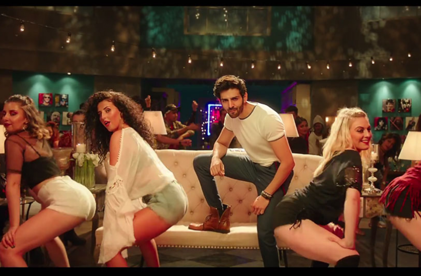 SonuKeTituKiSweety Box Office Collection Week 3 Beats Padman SonuKeTituKiSweety: 'पैडमैन' को पछाड़ 100 करोड़ क्लब में शामिल होने को तैयार फिल्म