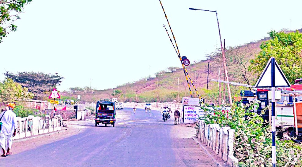Railway gate रात में बंद रहेंगे रेलवे फाटक, सफर पर निकलने से पहले पढ़ लें खबर