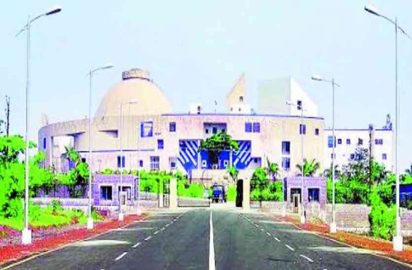 mp vidhansabha बजट सत्र में बाबूलाल गौर ने सरकार पर छोड़ा तीखा बाण, कहा - जनता सब देखती है..