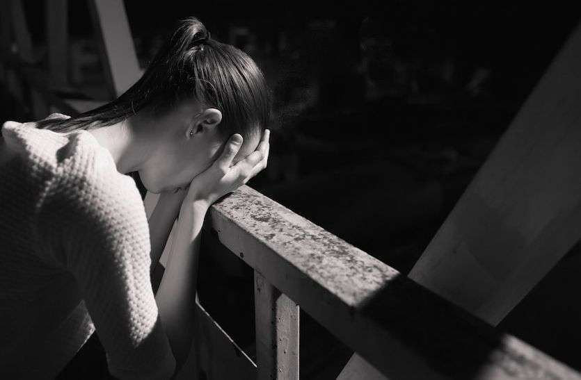 Suicide in chhindwara रिंग रोड के करीब पेड़ पर लटका मिला शव