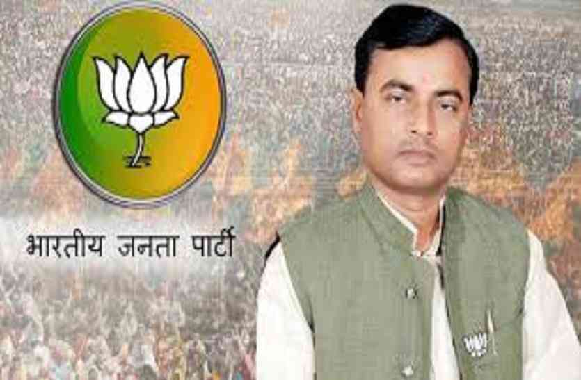 bjp district president shiv mahesh dubey on attack in etawah up भाजपा जिलाध्यक्ष पर हुआ जानलेवा हमला, पुलिस कर रही जांच