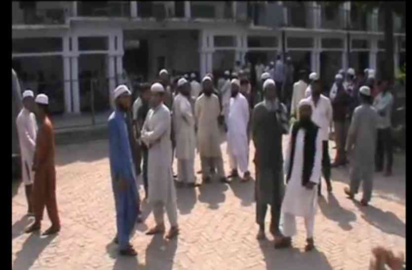 madarsa मदरसे में पहुंची एनआईए टीम, कश्मीरी छात्र के बारे में की पूछताछ