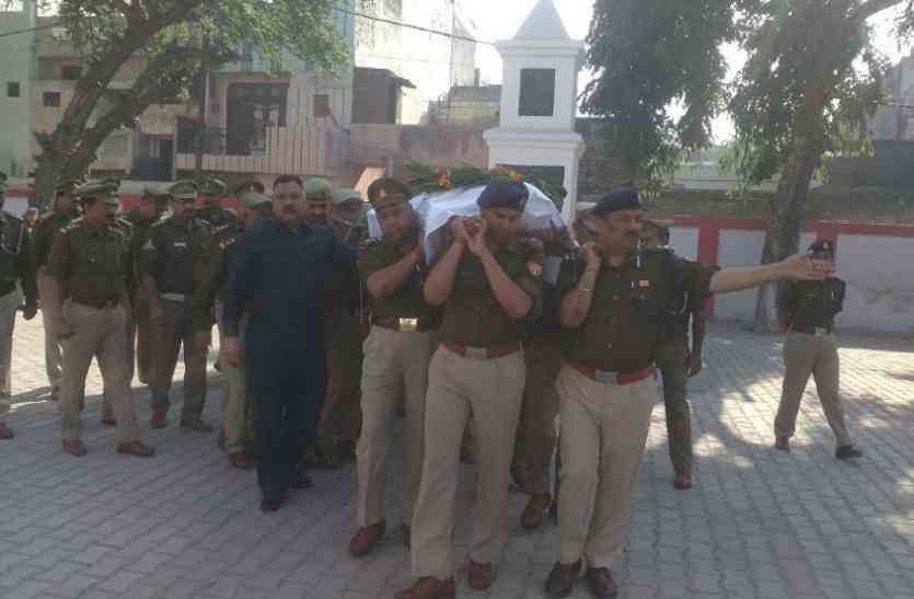 saharanpur राष्ट्रपति के प्रोग्राम में ड्यूटी देने जा रहे सिपाही की कार पलटी, एक की मौत, दो घायल