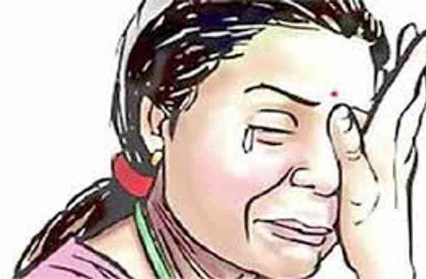 news बहू ने कहा- भगवान की ज्योत जलाते ही सास को आती है देवी फिर कराती हैं पति से पिटाई