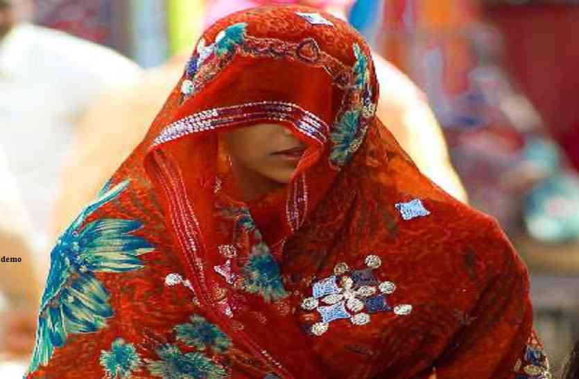 daughter in law rape allegation on father in law बहू ने ससुर पर लगाया रेप का आरोप, पति ने छोड़ा साथ