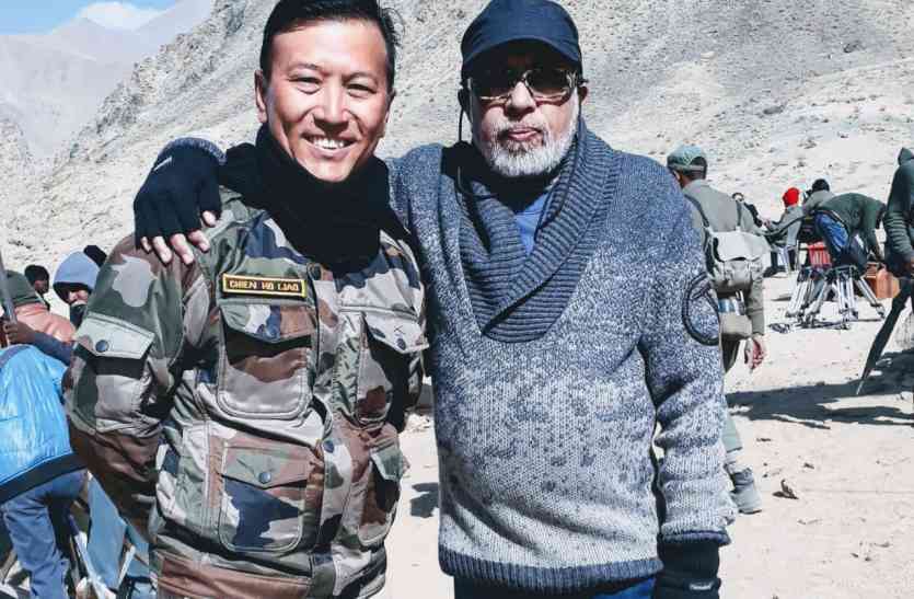 पलटन के पोस्टर में नजर आ रहे हैं जबलपुर के डॉक्टर साब Bollywood : पलटन के पोस्टर में नजर आ रहे हैं जबलपुर के डॉक्टर साब