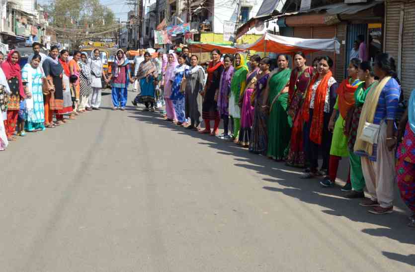 hadtal बर्खास्तगी के आदेशों के बावजूद कम नहीं हो रहा हौंसला