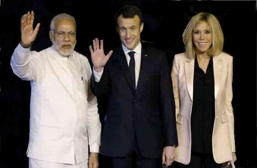 Pm Modi With French President Macron with his Wife brigitte PM मोदी और फ्रांस के राष्ट्रपति पत्नी ब्रिगटी का काशी आगमन आज, देंगे ये बड़ी सौगात, जानिए पूरा कार्यक्रम