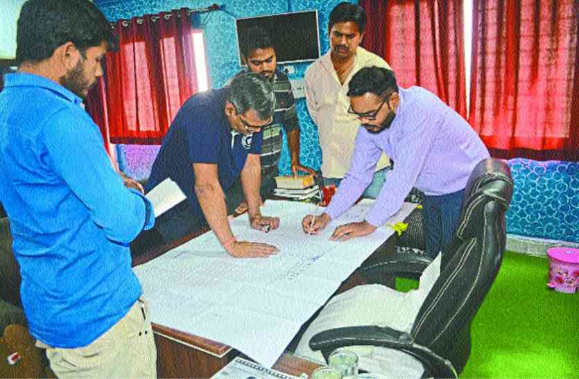 Corrected DPR three times in a year and a half, yet 16 mistakes ऐसे तो शहर बन जाएगा गांव, निकाल रहे खामियां विकास के नाम पर सिर्फ डीपीआर
