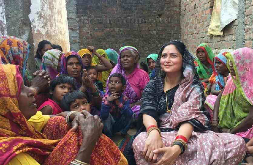 Interesting stories of Narmada Parikrma Sharing in social media अगर इस नेता की पत्नी उतरी चुनाव में तो मध्यप्रदेश के बड़े-बड़े दिग्गज हो जाएंगे चित