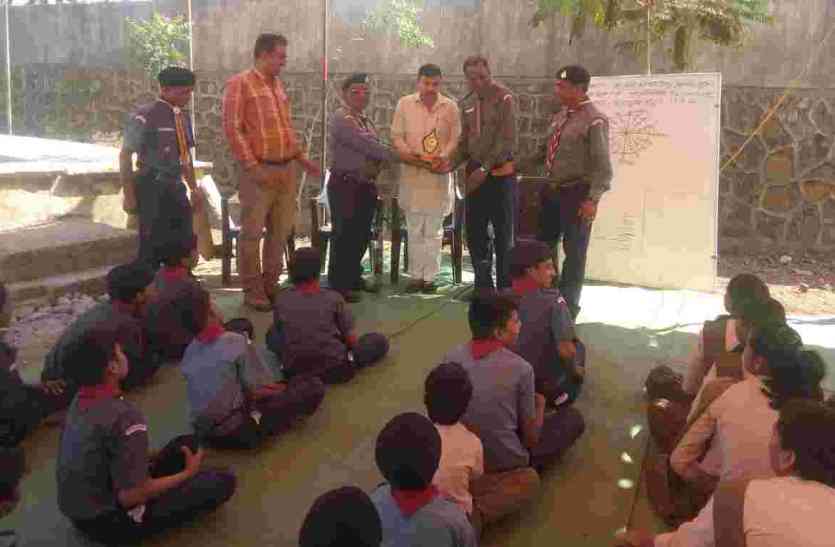 Pratapgarh स्काउट गाइड पीडि़तों की सेवा करने के लिए हमेशा तत्पर-मनोज कुमार