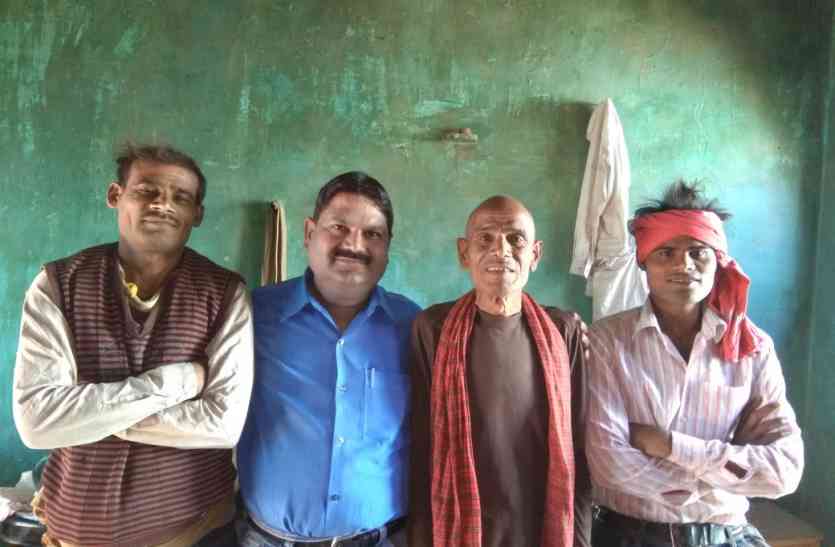 Chhatarpur Interesting अचानक दो भाईयों को पडऩे लगा पागलपन का दौरा, फिर हुआ क्या, पढ़ें पूरी खबर VIDEO
