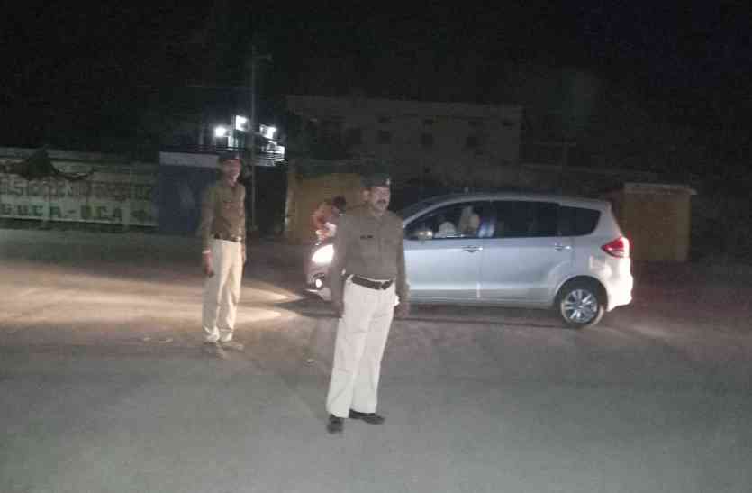 In the day, right now there is a guard of police in the night दिन में तो ठीक अब यहां रात में भी रहता है पुलिस का पहरा