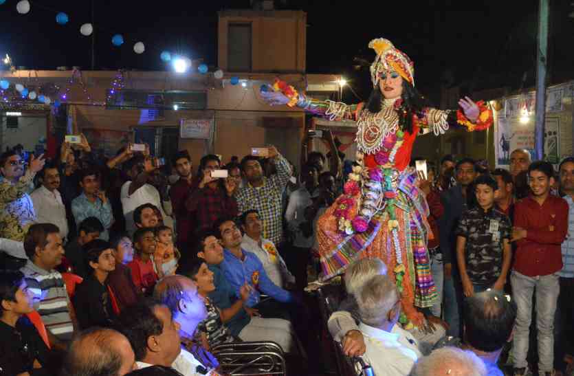 The festival of joy in the Sindus Festival सिंधु महोत्सव मेला : भोला व कृष्ण ने खेली होली तो मच गई हुड़दंग