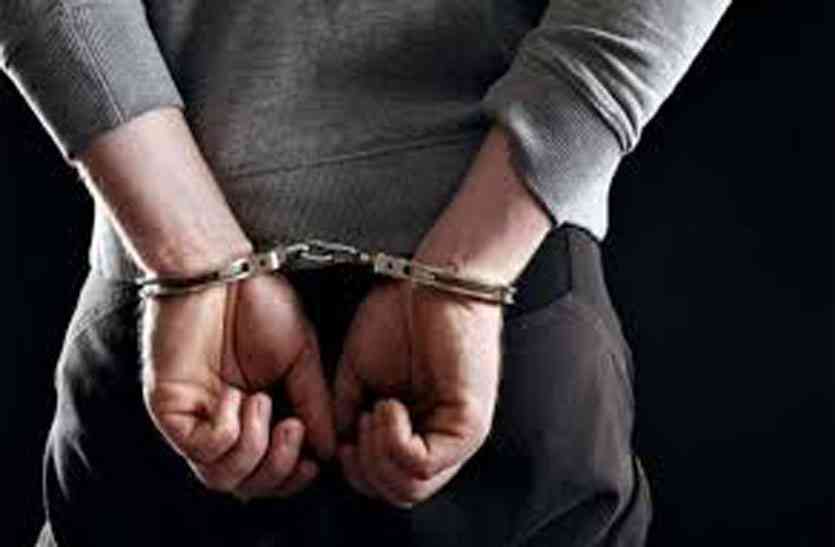 stf lucknow and police team arrest three accused in jhansi एसटीएफ व पुलिस को मिली बड़ी कामयाबी, इन तीन शातिर बदमाशों को किया अरेस्ट