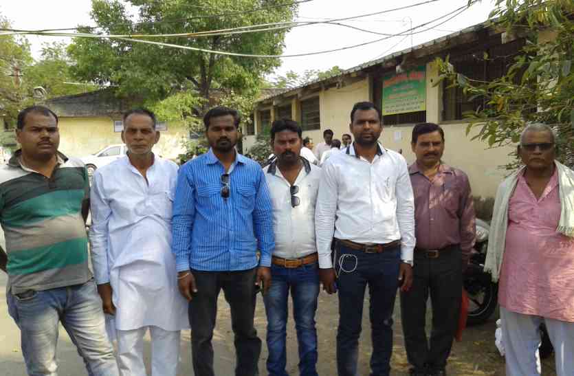 Contractors सकपका गए नागपुर से पहुंचे डीजीएम जब ठेकेदारों ने कहा- दीजिए हमारे 4 करोड़