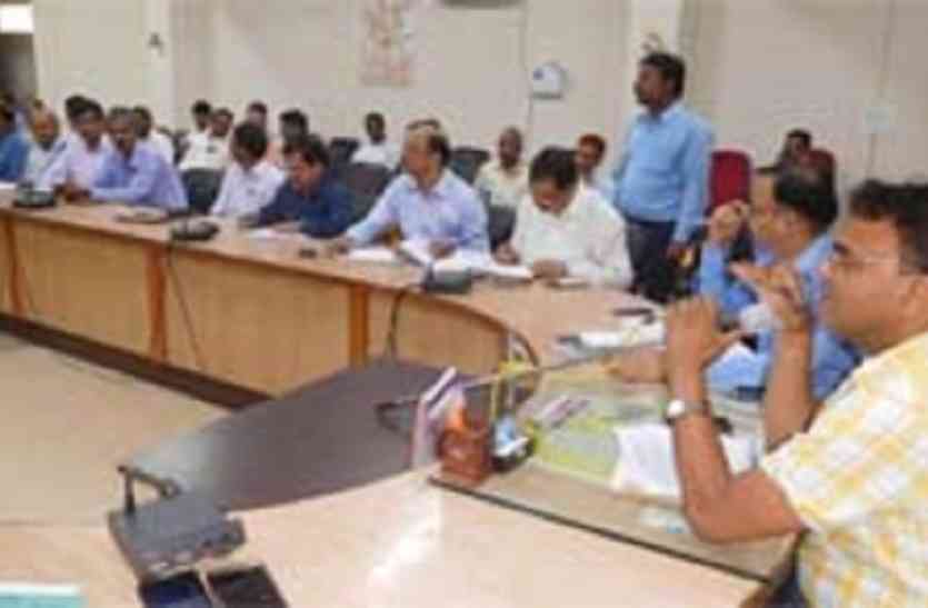 स्वास्थ्य केंद्र निमार्ण में देरी से नाराज डीएम ने कार्यदायी संस्था के खिलाफ दिया एफआईआर का निर्देश स्वास्थ्य केंद्र निमार्ण में देरी से नाराज डीएम ने कार्यदायी संस्था के खिलाफ दिया एफआईआर का निर्देश