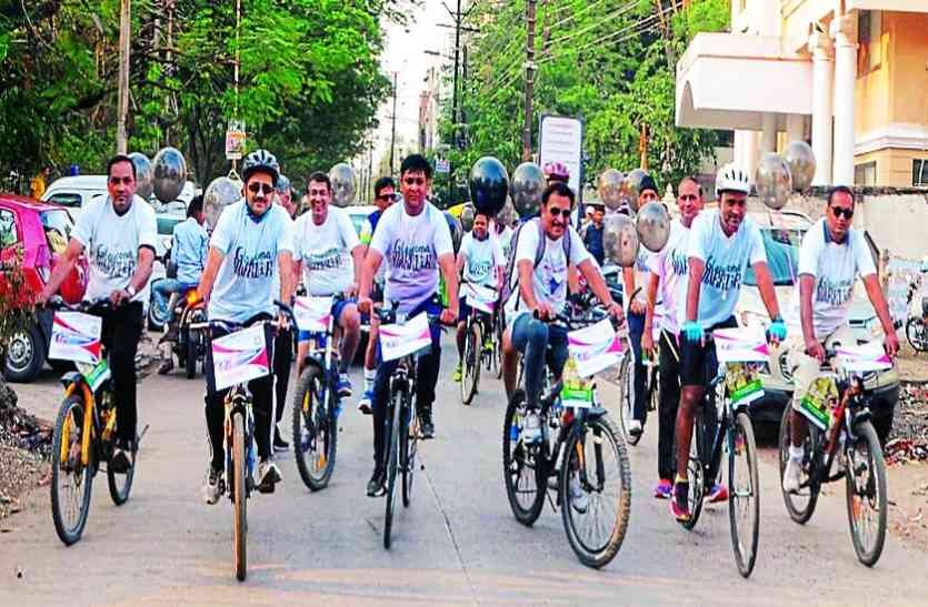 dr पायलेट की कमी होगी तो क्या रिक्शा चालक को बैठा देंगे