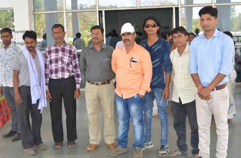 balaghat नियम विरूद्ध जियो टॉवर लगाने का किया विरोध