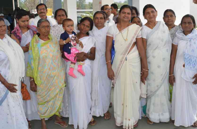 balaghat बौद्ध विहार के सामने से शराब दुकान हटाने गुहार