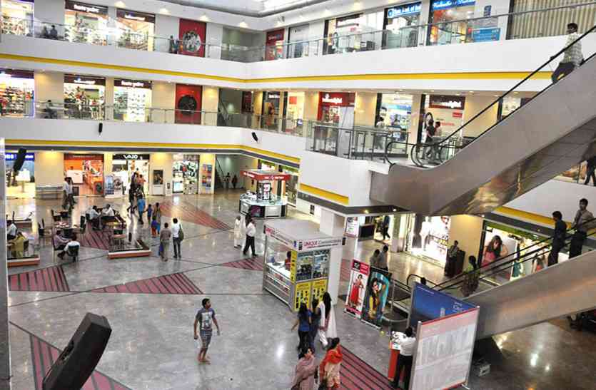 Security Guard Murdered In Krishna Nagar Phoenix Mall - लखनऊ के फीनिक्स मॉल  में पुलिस के सामने गार्ड को गोली मारी | Patrika News