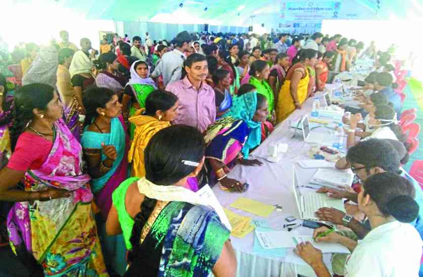mega health camp मेगा हेल्थ शिविर को बढ़ाने की मांग, अंतिम दिन उमड़ी मरीजों की भीड़