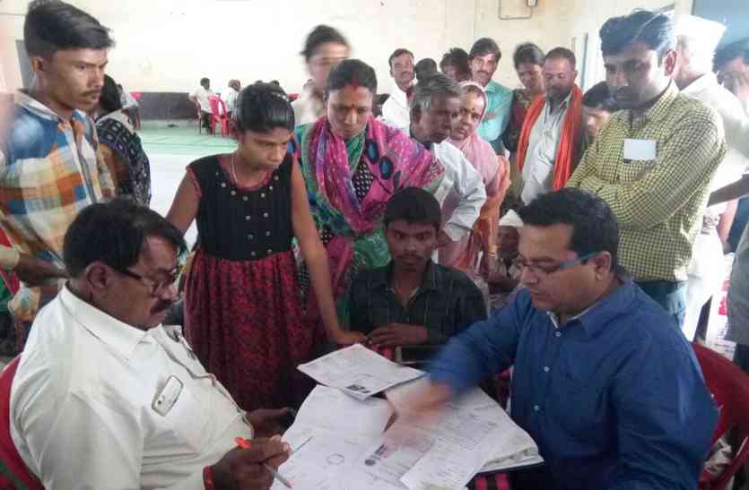 Not promoted and disabled camps प्रचार-प्रसार किया नहीं और लगा दिया विकलांग शिविर