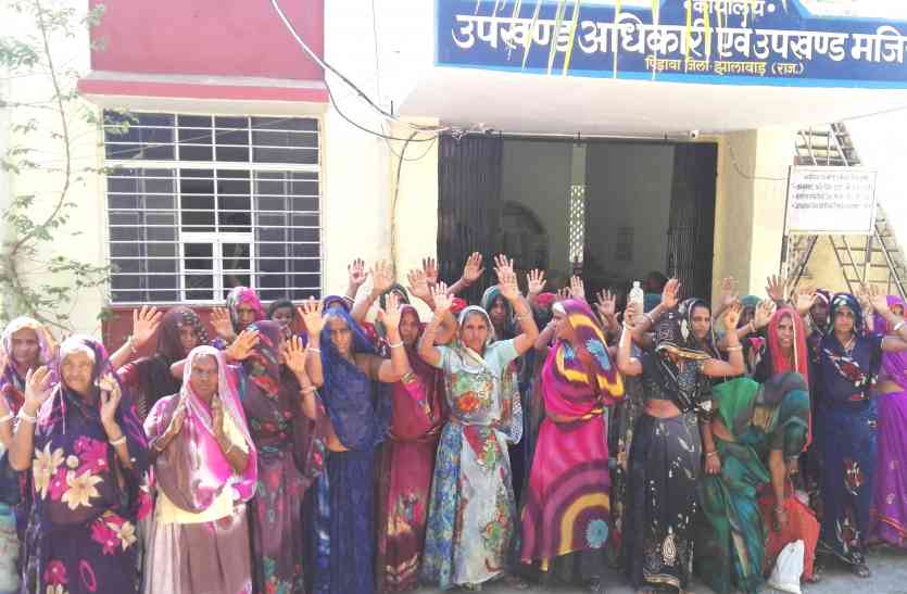 http://cms.zimbea.com/publishers/editstory/Wt8tYPnz साब, पांच किमी दूर से पानी लाते है