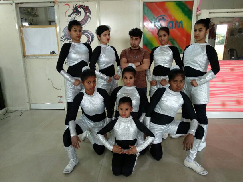 dance राजधानी की बोन लेस गल्र्स बनीं डंसिंग स्टार, जीता थर्ड प्राइज
