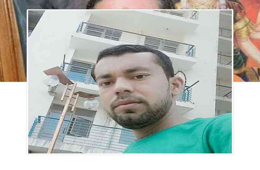 moradabad facebook पर लिखा सबकी प्रॉब्लम साल्व कर दूंगा, फिर कर लिया खुद को खत्म