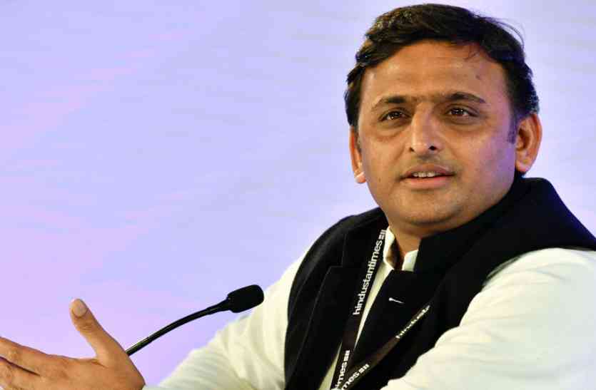 SP leader Rudrasen leave condolence meet for byelection victory सपा विधायक के घर में था मातम, जीत की खबर सुनते ही इस नेता ने किया ऐसा काम