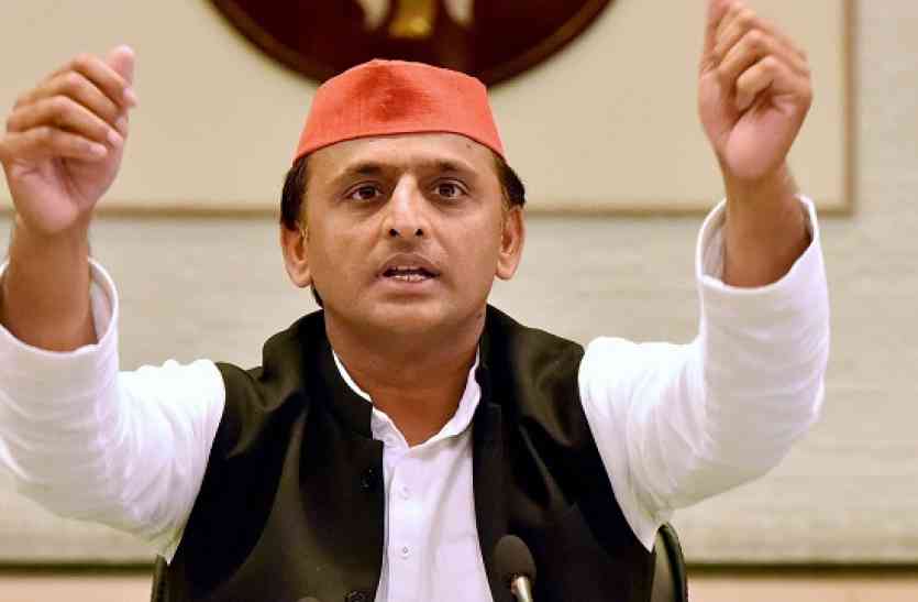 akhilesh aydav लाल रंग से सावधान हो जाएं योगी, ये जीत 2019 में भी असर डालेगी: अखिलेश यादव