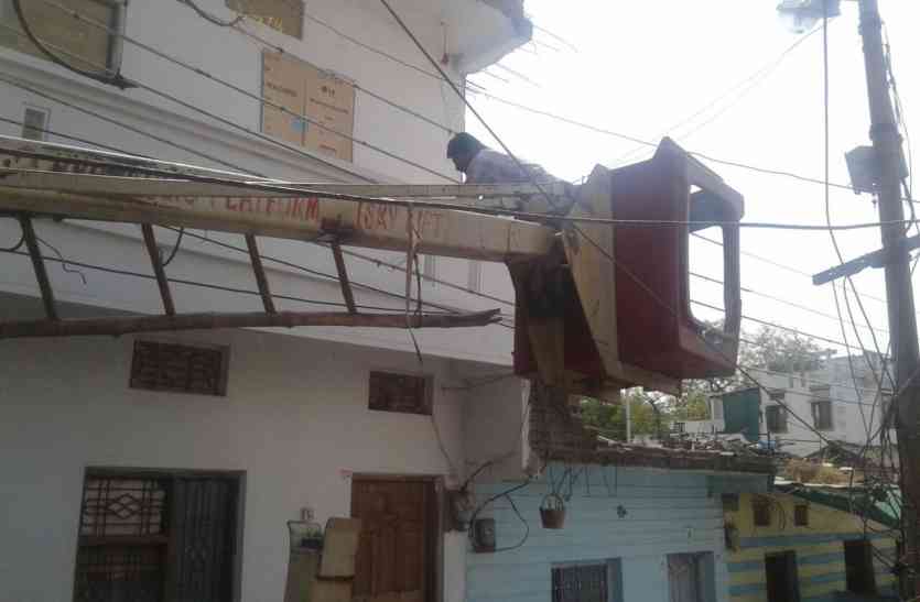 Electric goods were purchased from two shops in the city नपा पर लाखों का बकाया, शहर को धकेल रहा अंधरे में
