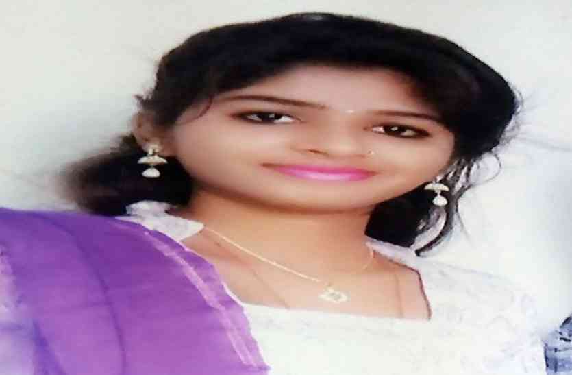 crime चेन और अंगूठी न मिलने पर मंगेतर दे रहा था शादी तोडऩे की धमकी, किशोरी ने फंदा लगाकर दी जान