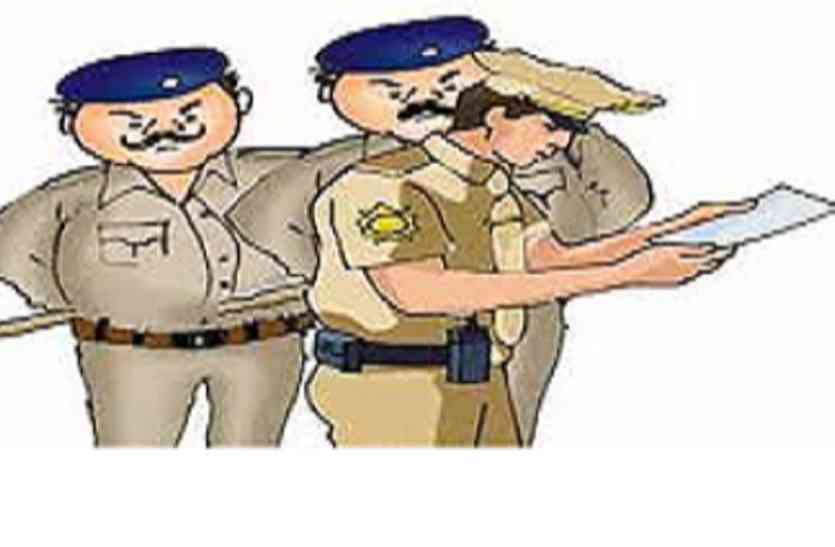 POLICE ढाई साल से माँ तलाश रही लाल, पुलिस ने FIR दर्ज नहीं किया