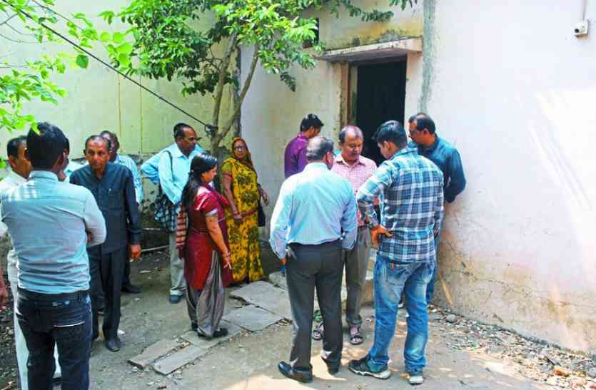 hoshangabad latest news in hindi मंडी समिति की सामने झुकी सचिव, खोला तौलकांटा
