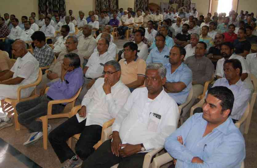 jalorenews, jalore भविष्य की दिक्कतों से बचने को समय पर जमा करवाएं टैक्स: मित्तल
