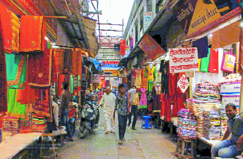 indore news नपती कर व्यापारियों को थमा रहे लाखों के नोटिस