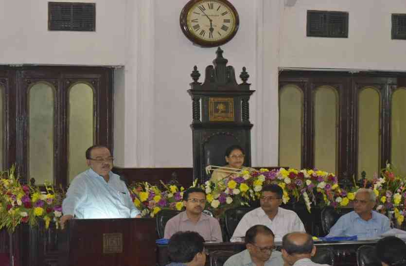 Kolkata west Bengal कोलकाता में पार्षद फंड की राशि बढक़र होगी २५ लाख