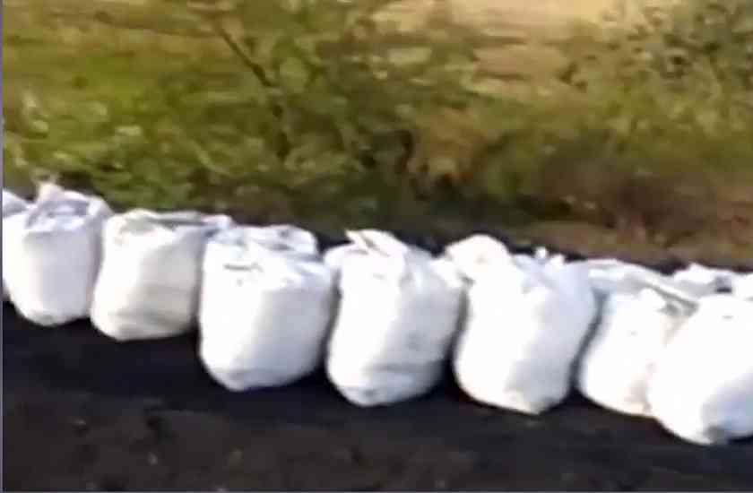 social media,Odisha,coal,video viral,stealing,The tractor then caught stealing coal,