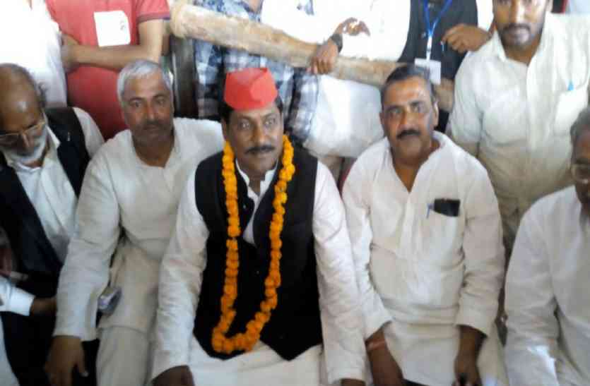 Nagendra Singh Patel फूलपुर सीट पर समाजवादी पार्टी के नागेन्द्र सिंह पटेल करीब 60 हजार वोटों से जीते