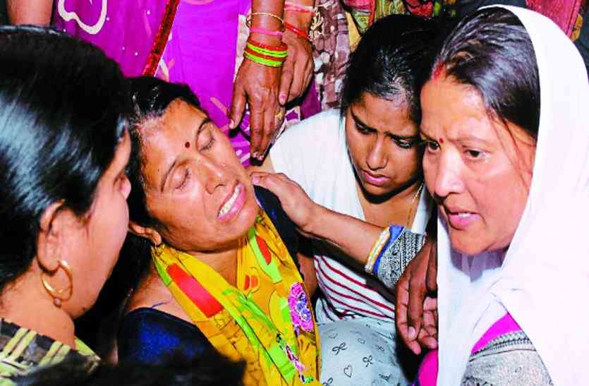 Naxalite Attack Chhattisgarh बड़ी खबर : शहीद की पत्नी ने कहा हमें रोना नहीं है,हम दुश्मनों को मिटा देंगे