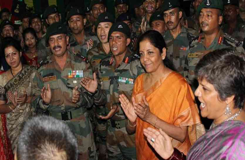 Nirmala Sitharaman रक्षा मंत्री ने बढ़ाई सेना की ताकत, युद्ध की तैयारियों के लिए बढ़ा वित्तीय अधिकार
