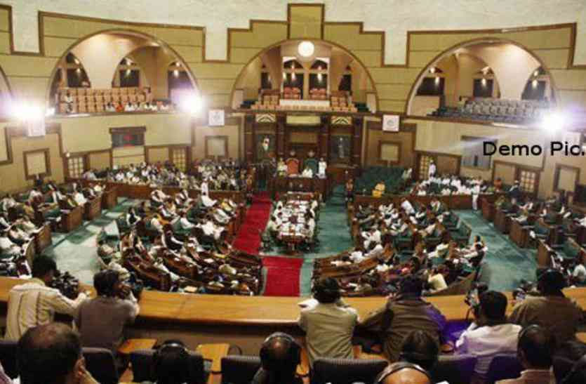 MP VIDHAN SABHA शिक्षा और कुपोषण पर बजट सत्र में बाबूलाल गौर ने सरकार पर छोड़ा तीखा बाण
