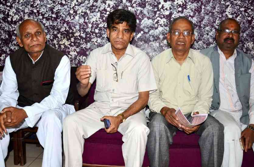 प्रदेश पीसीसी में कानपुर का दबदबा, पहली बार जीते और उपविजेता पार्षद उम्मीदवारों को मिली इंट्री बीजेपी को इस प्लॉन के तहत कांग्रेस करेगी चित, प्रदेश पीसीसी में इन दिग्गजों को दी मिली जगह