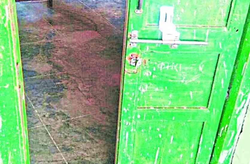 Thieves broke locks,six rooms in the school चोरों ने स्कूल के 6 कमरों के तोड़े ताले