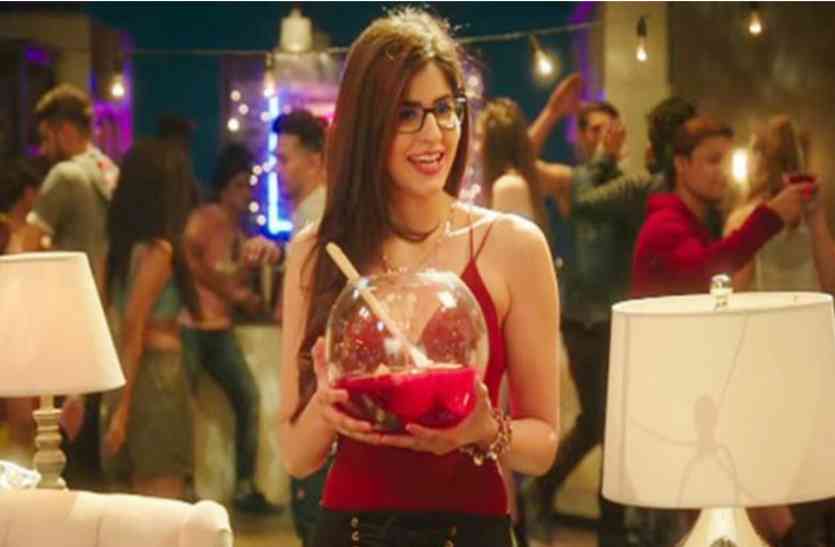 Sakhi Malik प्रिया प्रकाश के बाद अब ‘बॉम डिगी डिगी गर्ल’ साक्षी ने बनाया सबको दीवाना