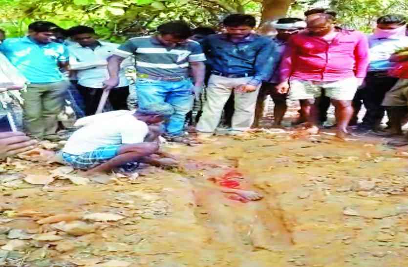 घर का नजारा देख सभी रह गए दंग पति ने पत्नी की हत्या कर दफनाया, आरोपी के घर का नजारा देख सभी रह गए दंग