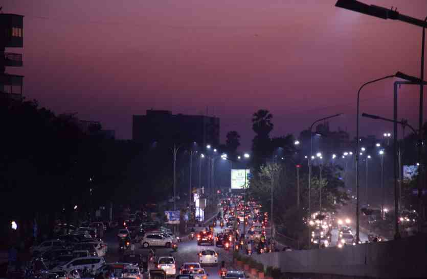 surat photo Good News : नवजीवन एक्सप्रेस अब शिंदखेड़ा में भी ठहरेगी